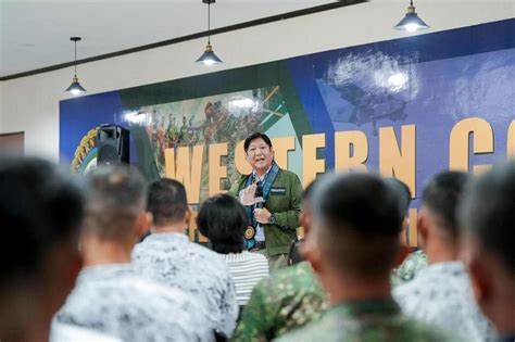 Philippine restraint needs rethink as China wields knives, .